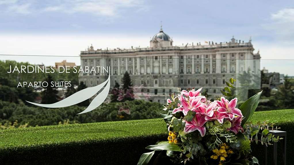 Apartosuites Jardines De Sabatini Madrid Fasilitas foto