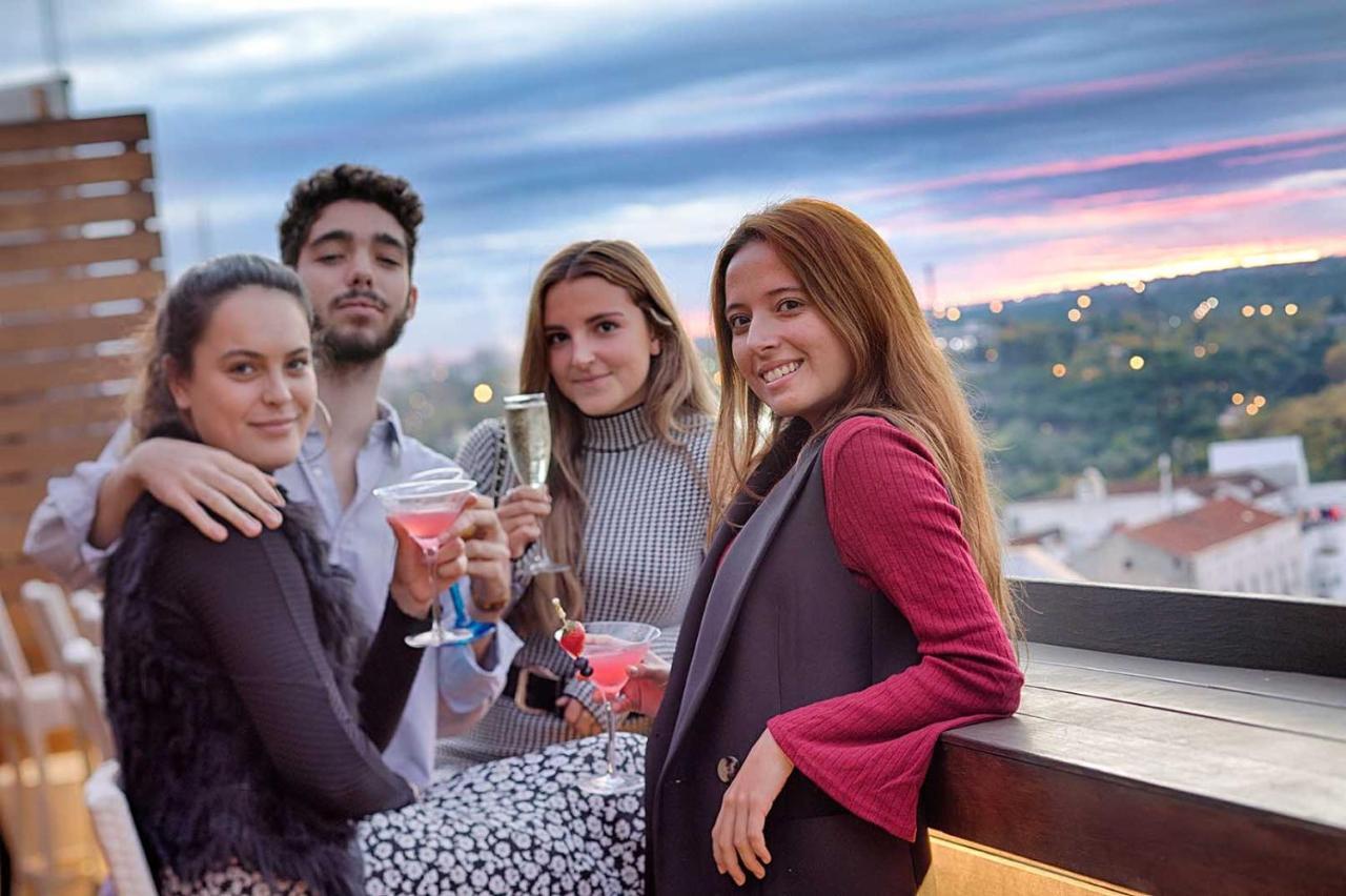 Apartosuites Jardines De Sabatini Madrid Bagian luar foto
