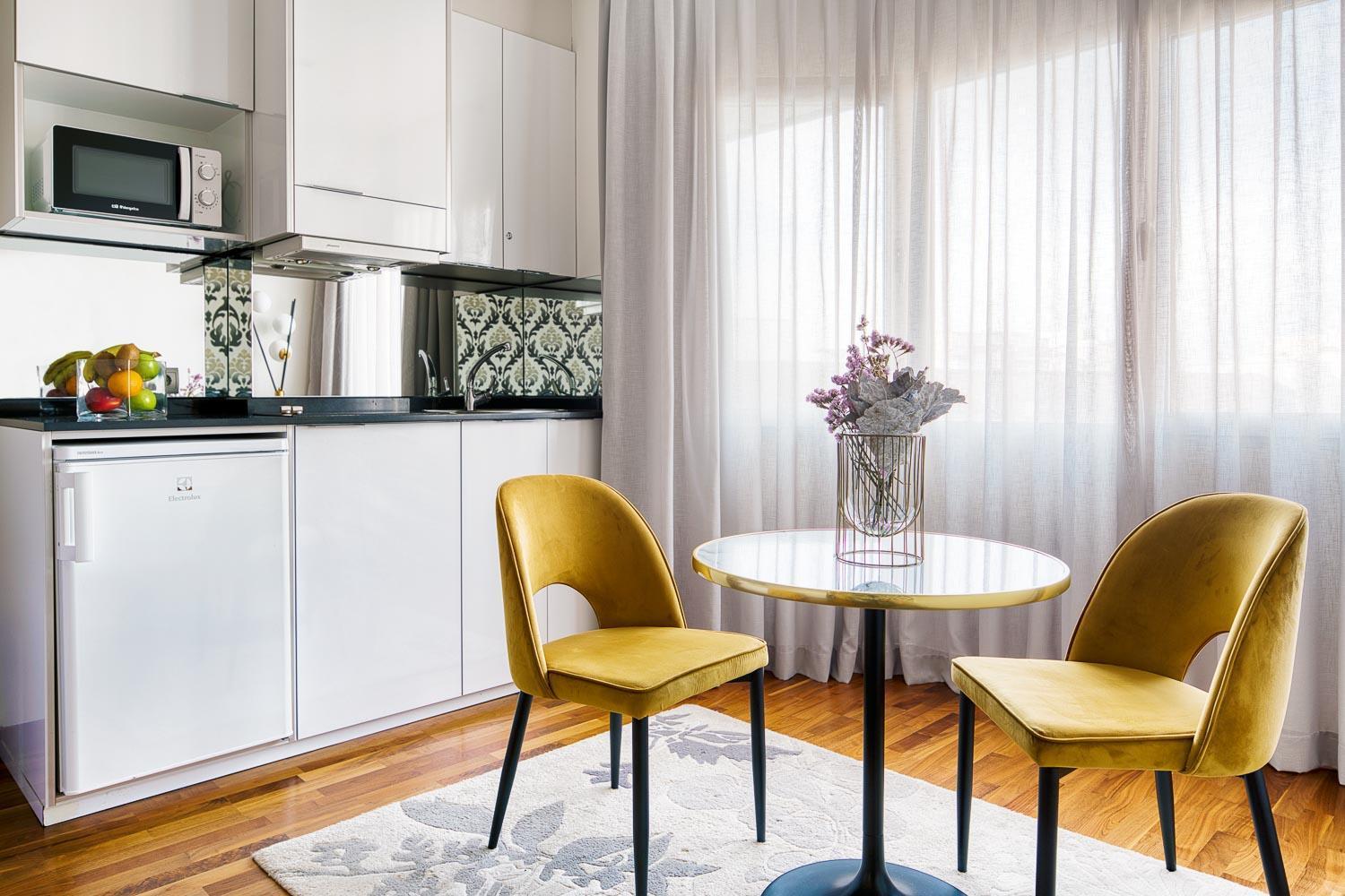 Apartosuites Jardines De Sabatini Madrid Bagian luar foto