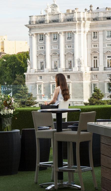 Apartosuites Jardines De Sabatini Madrid Bagian luar foto
