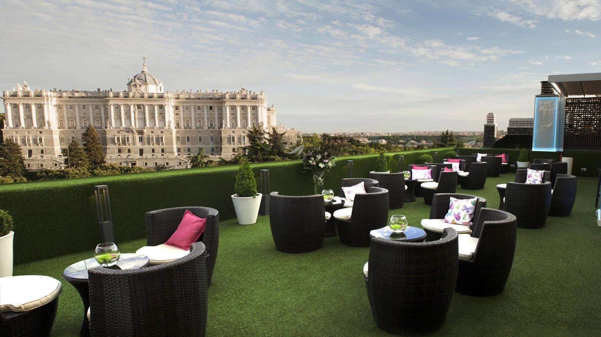Apartosuites Jardines De Sabatini Madrid Bagian luar foto