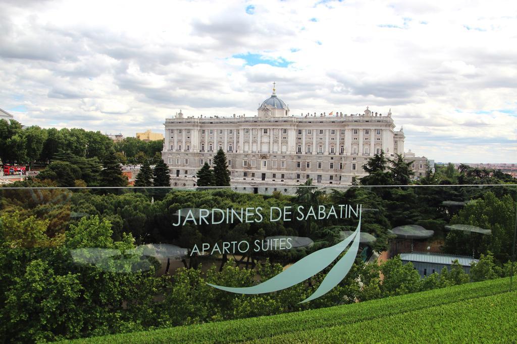 Apartosuites Jardines De Sabatini Madrid Bagian luar foto