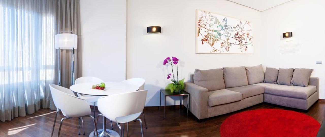 Apartosuites Jardines De Sabatini Madrid Bagian luar foto