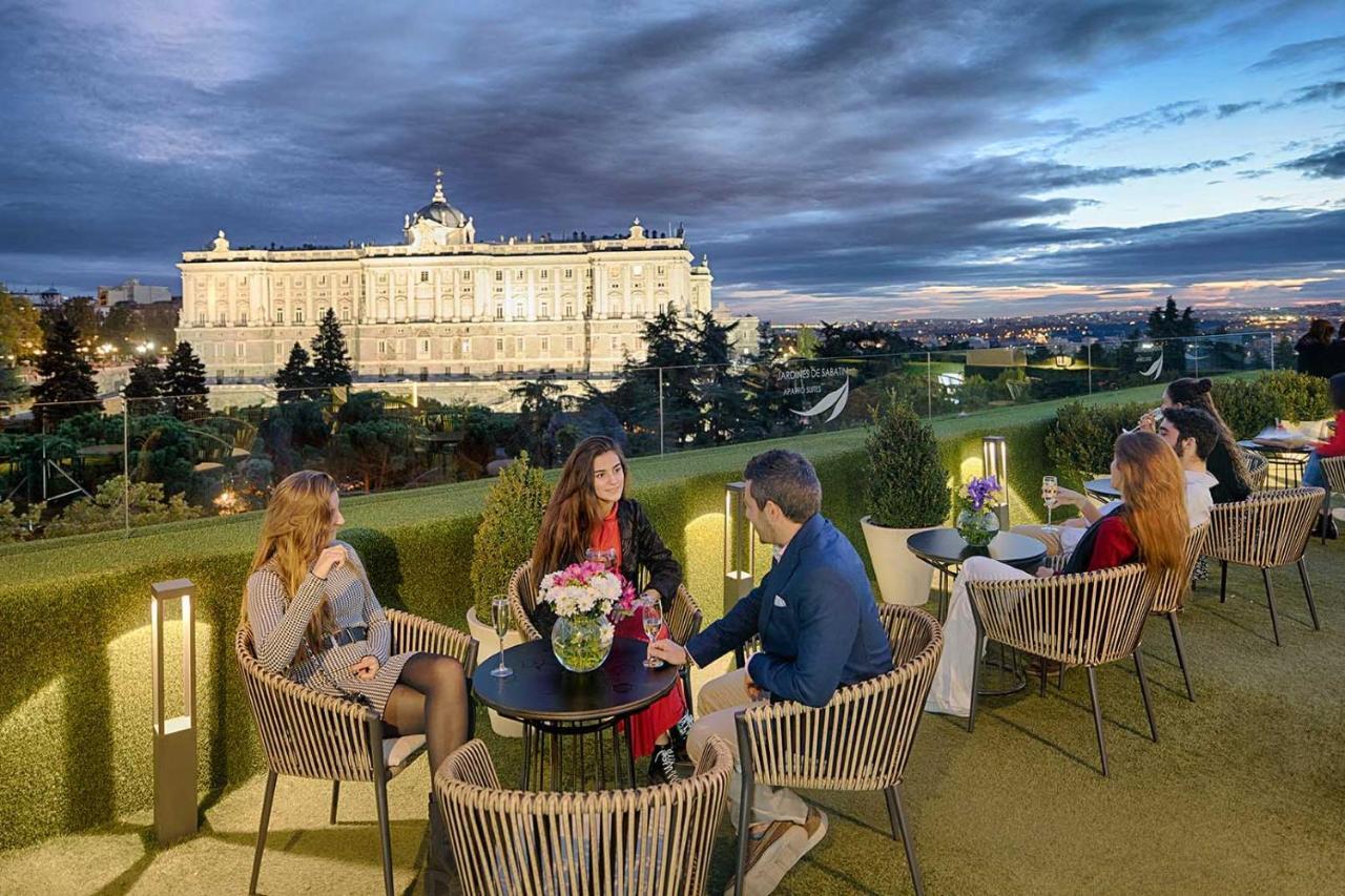 Apartosuites Jardines De Sabatini Madrid Bagian luar foto